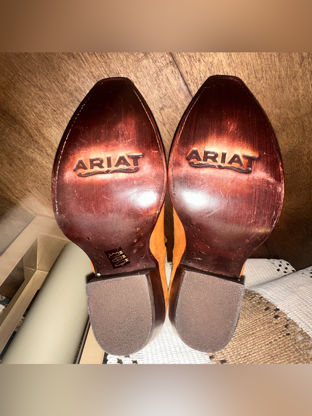 NWOB ARIAT WOMEN'S DIXON FASHION BOOTIES - SNIP TOE Sz 7 - Picture 15 of 16